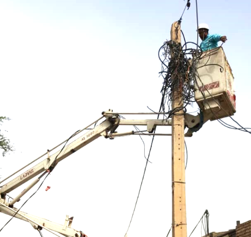 جمع آوری تعداد 418 انشعاب غیرمجاز برق در کوی مشعلی شهرستان کارون