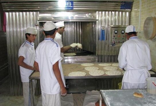 مشکل کارگران نانوایی دزفول با افزایش دستمزد رفع شد