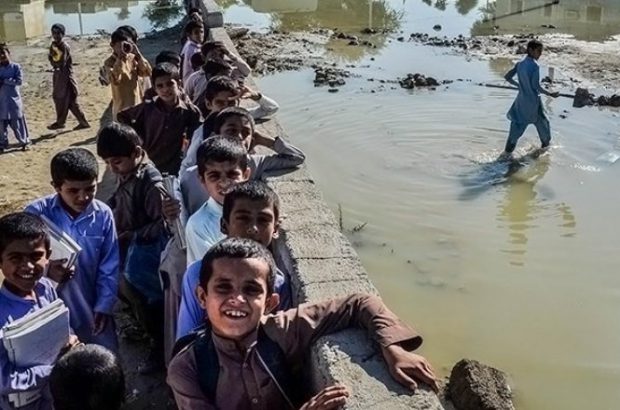 سرپرست اداره‌کل آموزش و پرورش خوزستان اعلام کرد: پوشش بیش از ۷۰۰ هزار دانش‌آموز مناطق سیل‌زده خوزستان در طرح جامع حمایت روحی روانی