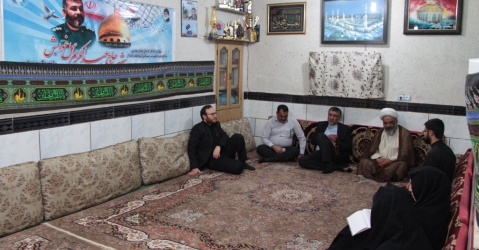 دیدار اعضای هیأت رئیسه سما اهواز با خانواده شهید مدافع حرم حاج عبدالکریم اصل غوابش در هفته دفاع مقدس