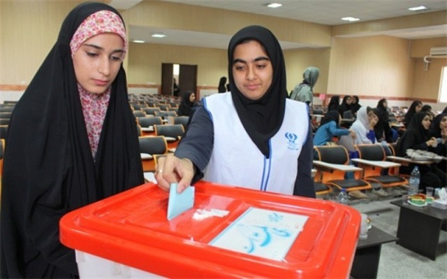 سرپرست اداره کل آموزش و پرورش استان خوزستان خبر داد: بیست و دومین دوره انتخابات شوراهای دانش آموزی یکم آبان ماه برگزار می شود