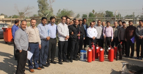 حضور کارکنان انتظامات دانشگاه آزاد اسلامی خوزستان در کلاسهای آموزشی