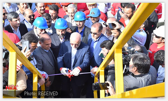 با حضور وزیر نفت در استان خوزستان انجام شد؛ رونمایی از دكل حفاری خشكی ساخته‌ شده توسط جهاد دانشگاهی