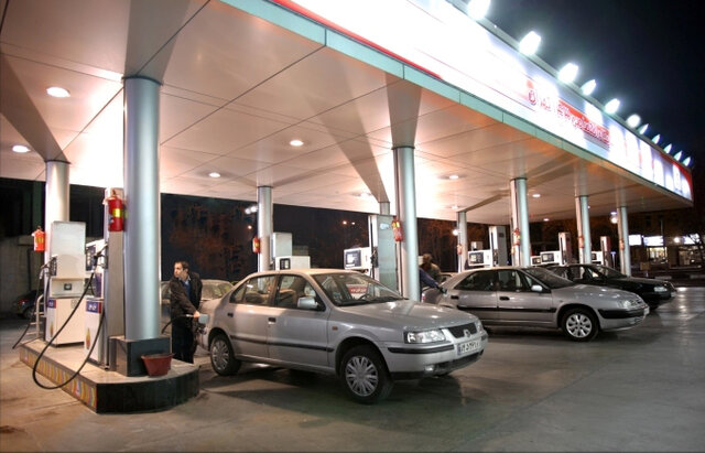 بنزین به میزان کافی در جایگاه‌های سوخت خوزستان وجود دارد