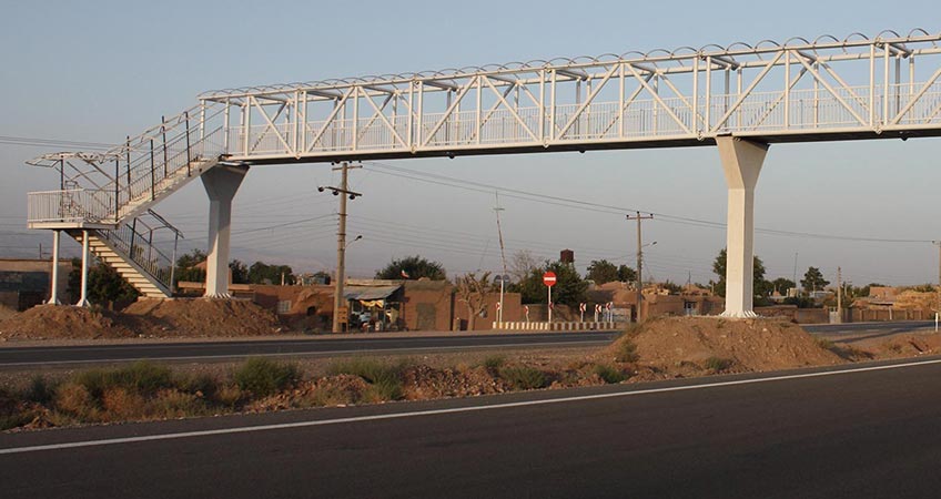 5 پل عابر پياده در محورهاي پردد تردد خوزستان نصب مي شود