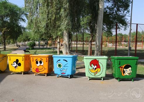 رنگ آمیزی کارتونی سطل های زباله توسط منطقه۳