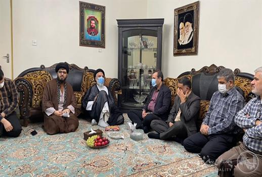دیدار شهردار اهواز با خانواده شهید علی هاشمی  همزمان با سالگرد شهادت سردار هور