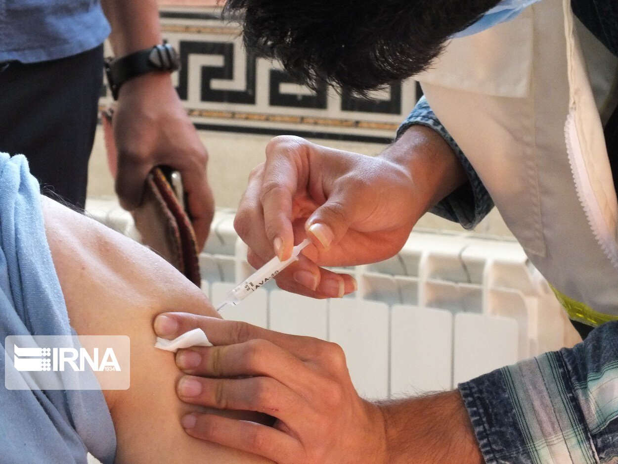 روزانه پنج هزار دز واکسن کرونا در منطقه غرب اهواز تزریق می‌شود