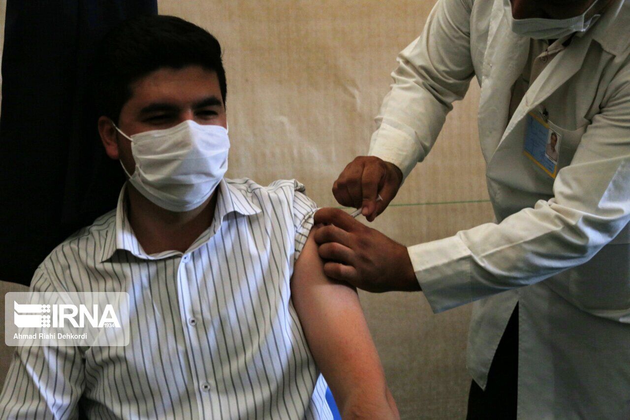افراد بالای ۴۱ سال خوزستانی برای دریافت واکسن اقدام کنند