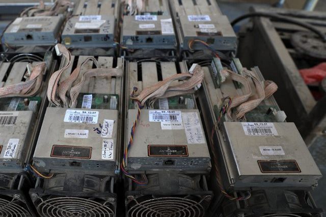 ۴۰ دستگاه استخراج ارز دیجیتال در شهرستان کارون کشف شد