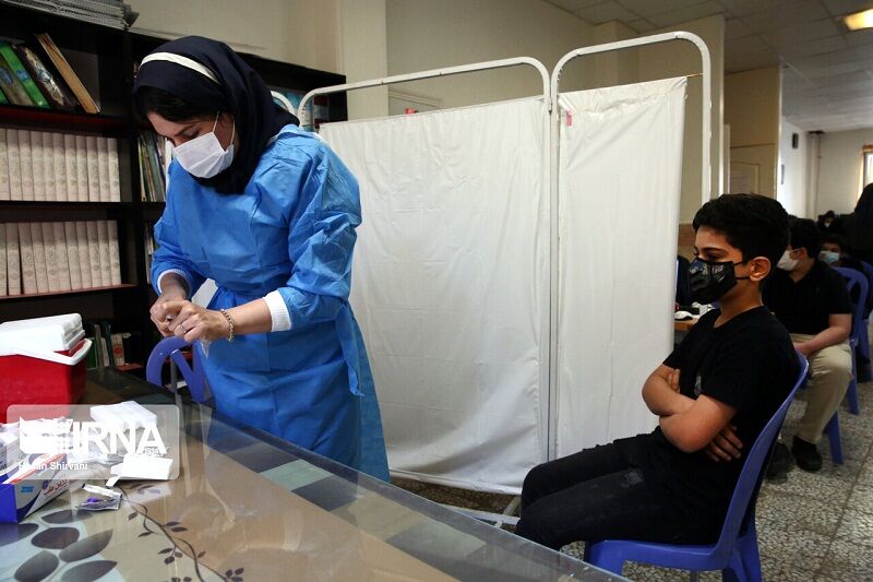 تزریق دز سوم واکسن به افراد بالای ۱۸ سال خوزستان از۳۰ آذر آغاز می‌شود