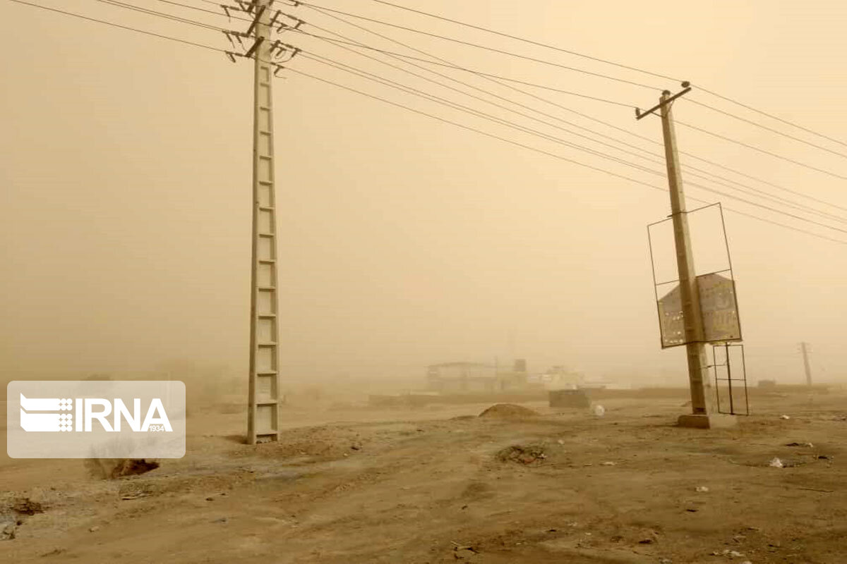 کاهش دید و افزایش آلودگی هوا بر اثر گرد و غبار در خوزستان