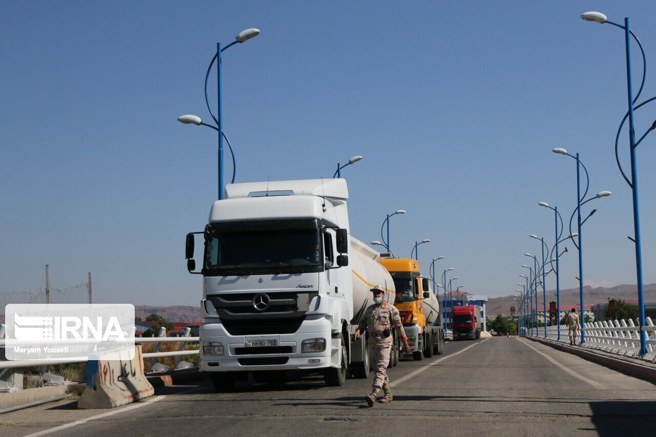 سه هزارو ۸۵۱ تن اضافه تناژ در جاده‌های خوزستان شناسایی شد