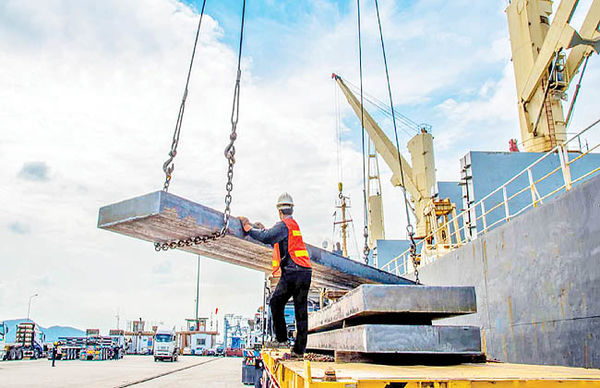 نامه شرکت های بزرگ فولادی برای توقف اجرای تعرفه های جدید صادراتی