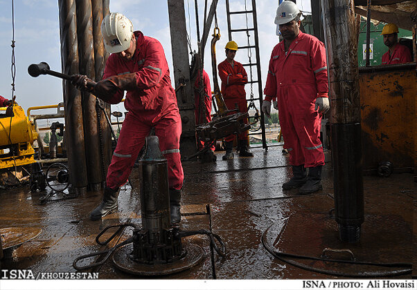 حفر ۴۵ حلقه چاه نفت و گاز در مناطق خشکی و دریایی کشور